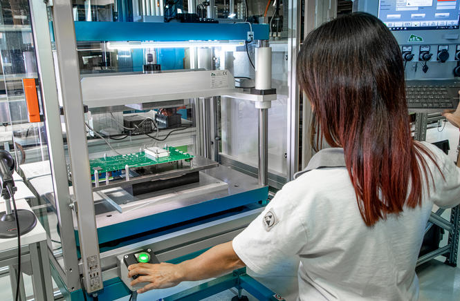 APERTURA LAVORA CON NOI.jpg