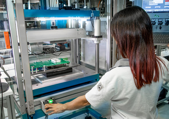 APERTURA LAVORA CON NOI.jpg